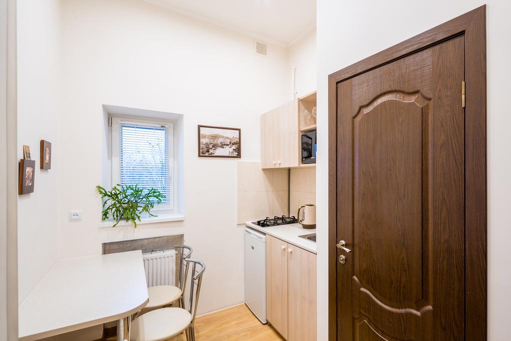 Apartment On Khmelnytskogo Street Lemberg Exterior foto